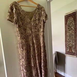 Mother-of-the-Bride/Groom Evening Dress